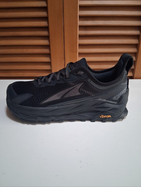 Altra Shoes - Altra Olympus 5 Black/Grey Women's Trail Running Shoe * Size: 8.5